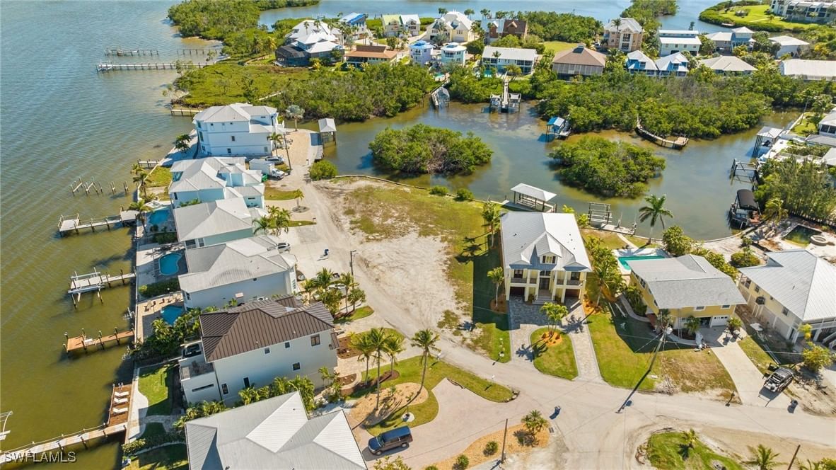 390 Seminole Way, Fort Myers Beach, FL 33931 photo 5