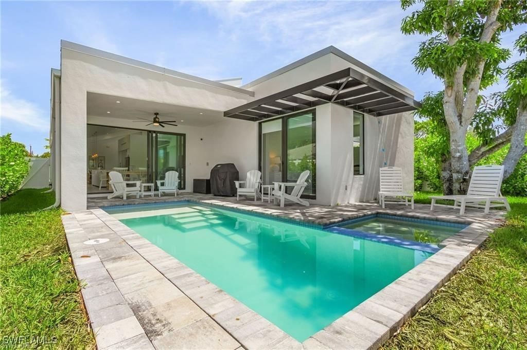 678 95th Avenue N, Naples, FL 34108 photo 3