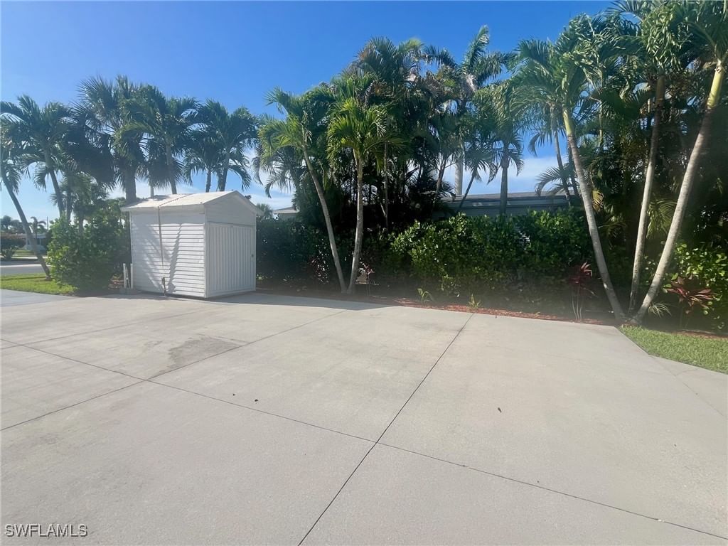 1021 Silver Lakes Boulevard, Naples, FL 34114 photo 3