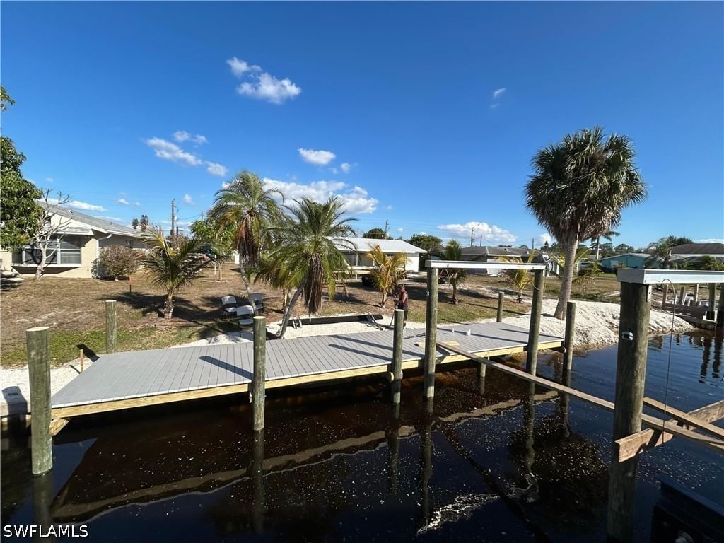 2231 Isle Of Pines Avenue, Fort Myers, FL 33905 photo 2