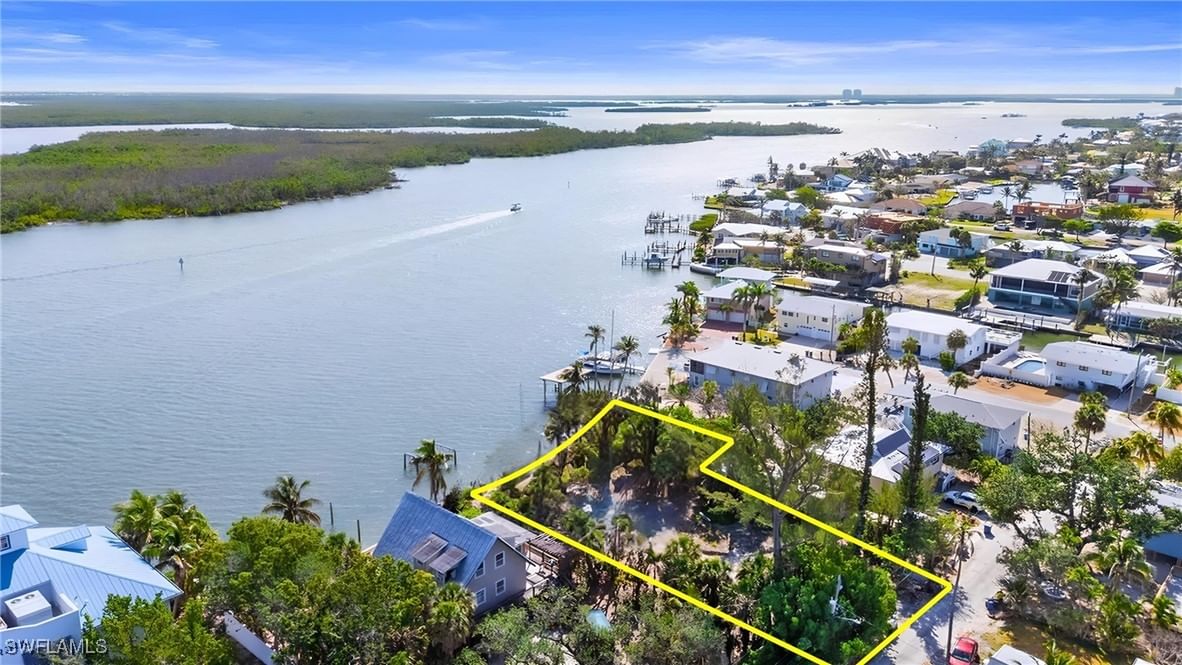 4851 Dolphin Lane, Fort Myers Beach, FL 33931 photo 2