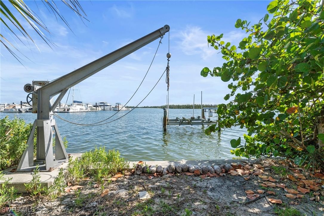 4851 Dolphin Lane, Fort Myers Beach, FL 33931 photo 5