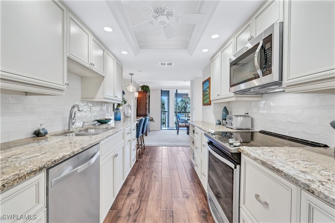 2400 Gulf Shore Boulevard N #203, Naples, FL 34103 photo 3