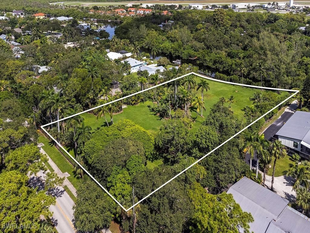 2505 ESTEY Avenue, Naples, FL 34104 photo 3