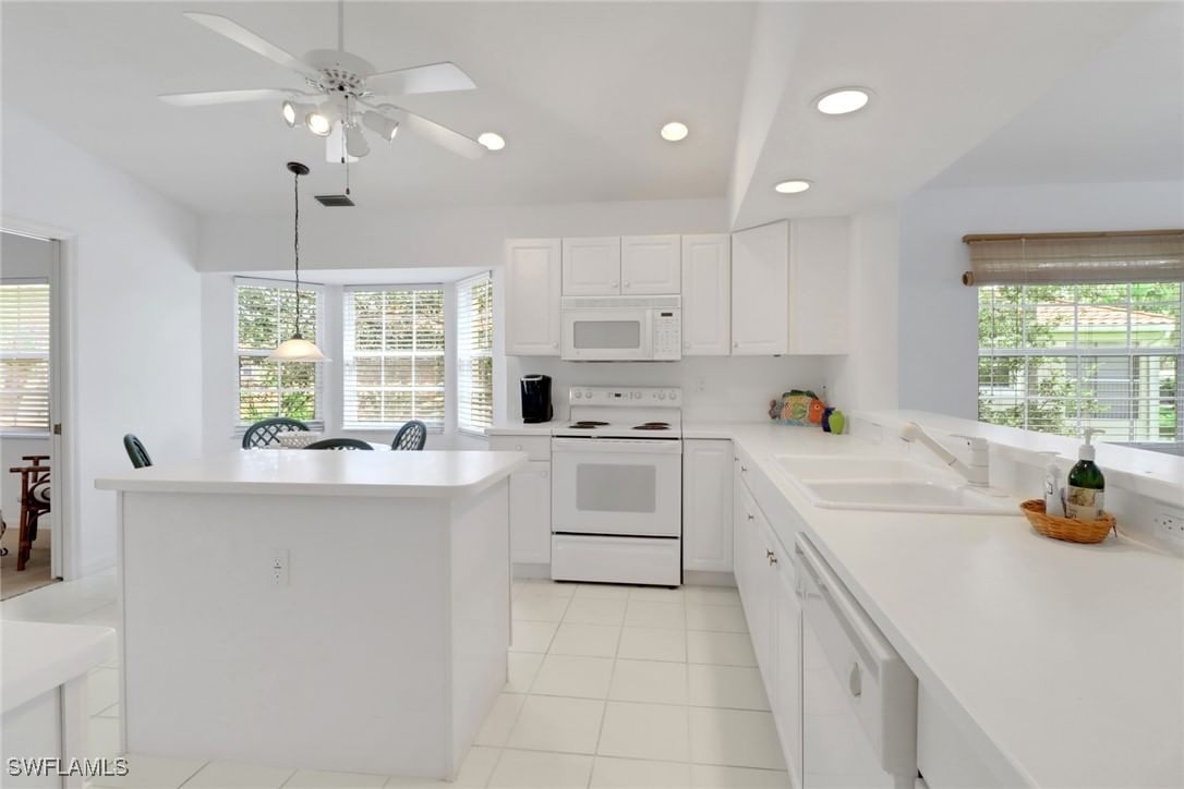 6180 Reserve Circle #203, Naples, FL 34119 photo 5
