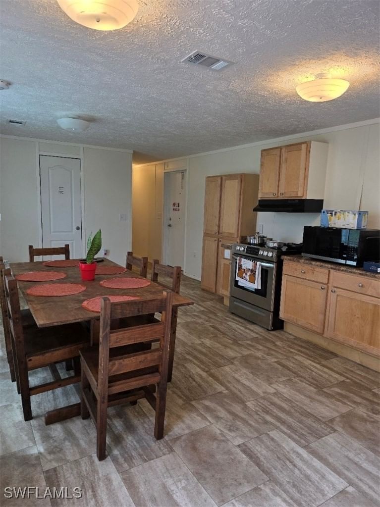8385 Marx Drive, North Fort Myers, FL 33917 photo 4