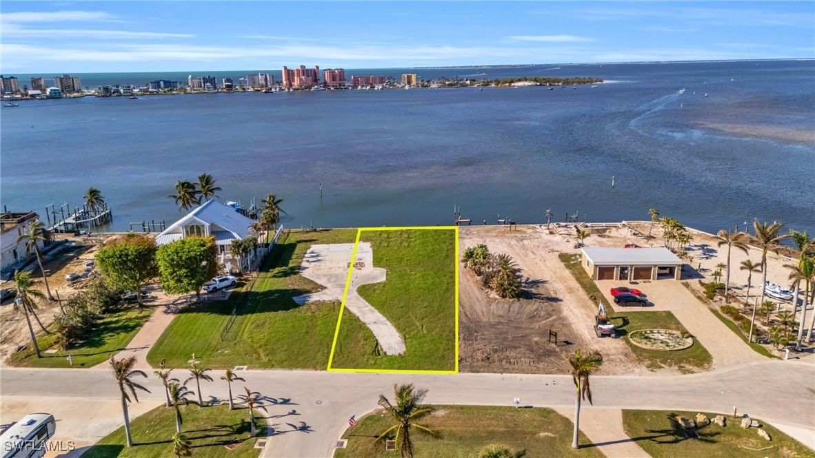 922 San Carlos Drive, Fort Myers Beach, FL 33931 photo 2