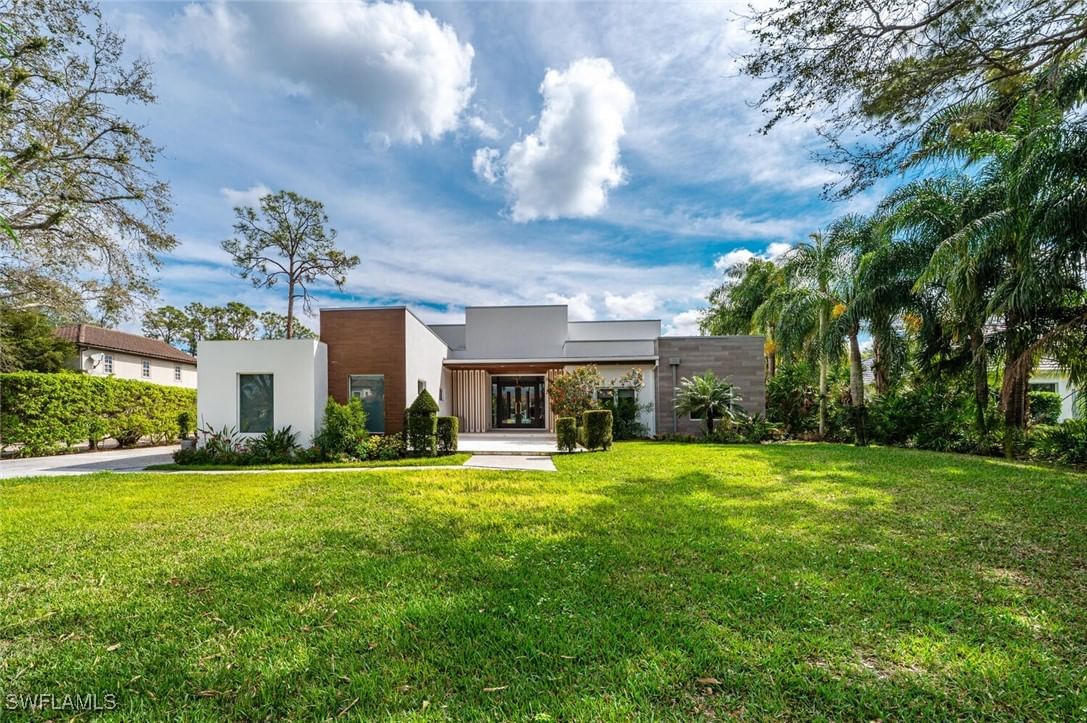 9240 The Lane, Naples, FL 34109 photo 3