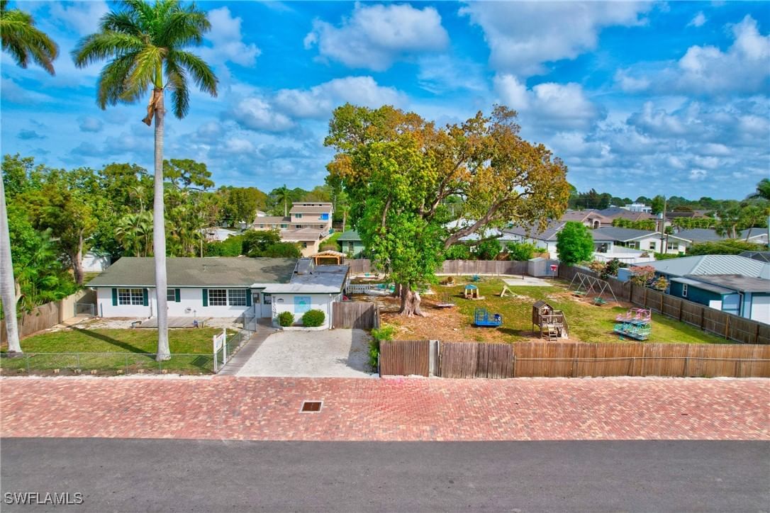 727 & 731 108th Avenue N, Naples, FL 34108 photo 2