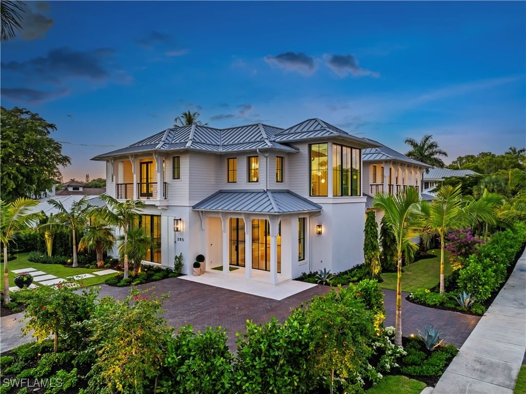 285 Central Avenue, Naples, FL 34102 photo 2