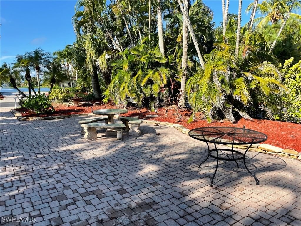 4682 Southern Breeze Drive, Naples, FL 34114 photo 5