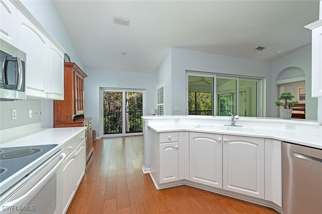 2540 Talon Court #503, Naples, FL 34105 photo 5