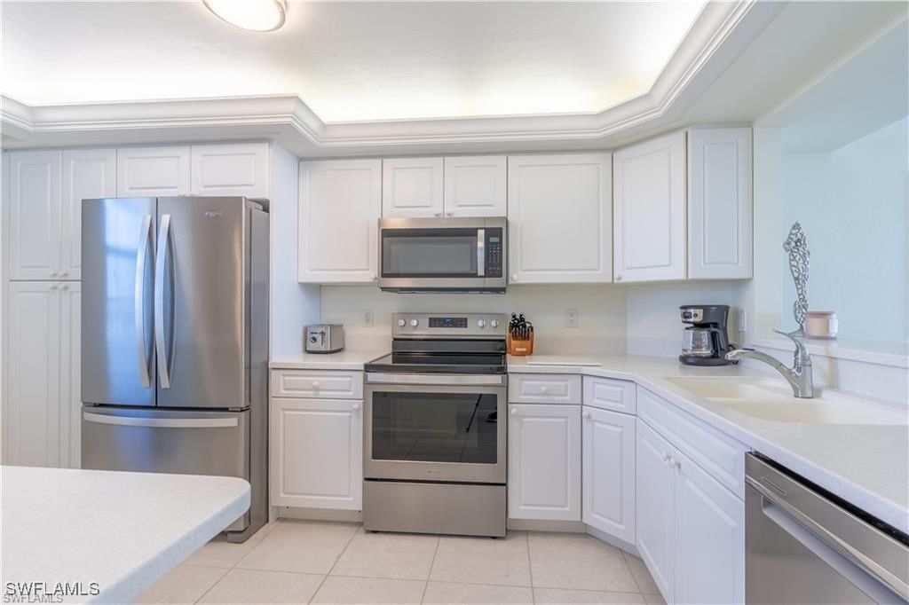 440 Seaview Court #805, Marco Island, FL 34145 photo 4