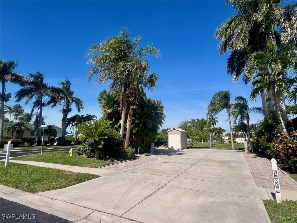1659 Diamond Lake Circle, Naples, FL 34114 photo 2