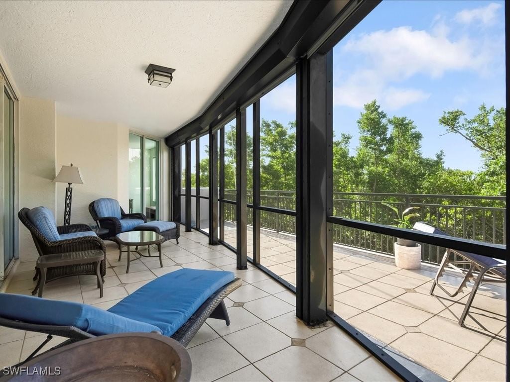 425 Cove Tower Drive #304, Naples, FL 34110 photo 2