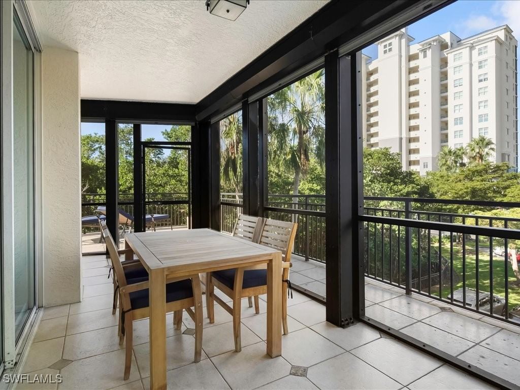 425 Cove Tower Drive #304, Naples, FL 34110 photo 3