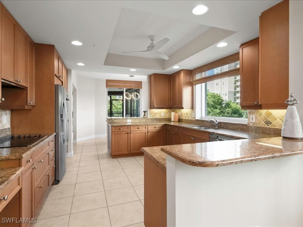 425 Cove Tower Drive #304, Naples, FL 34110 photo 4