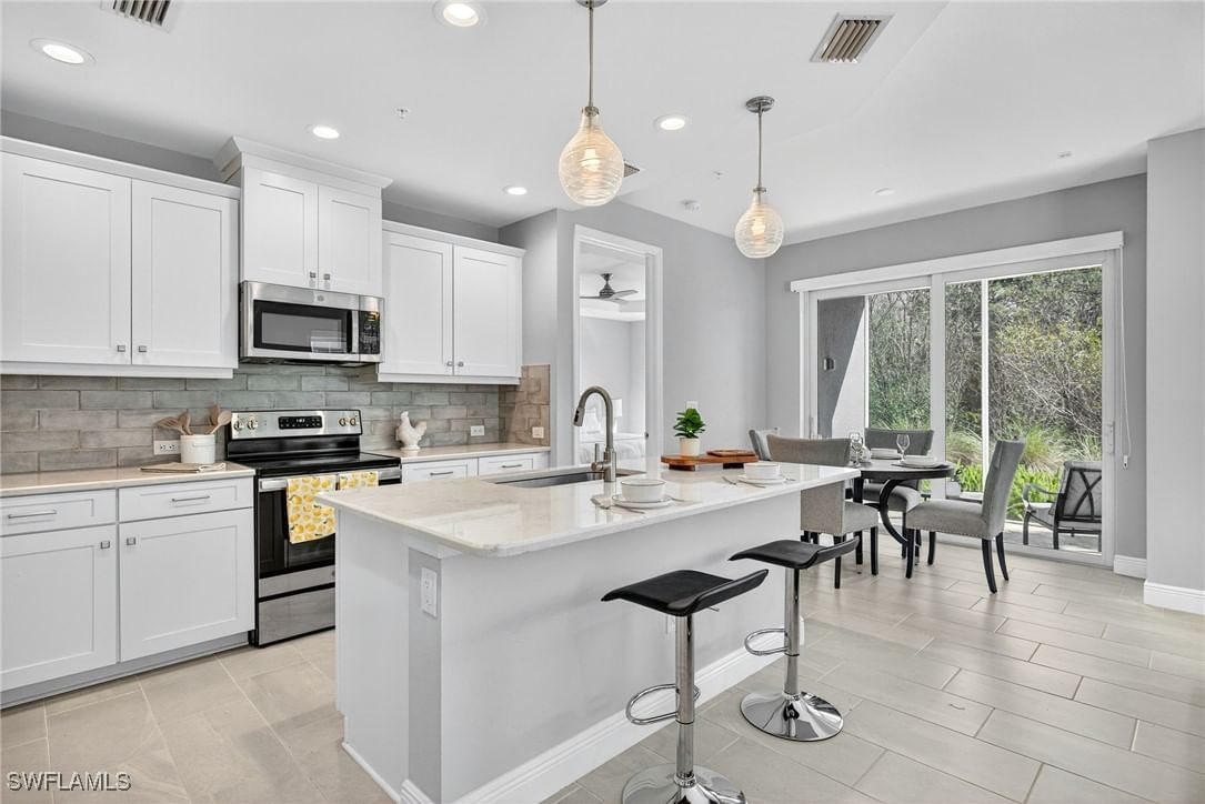 2554 SEYCHELLES Drive #904, Naples, FL 34112 photo 2