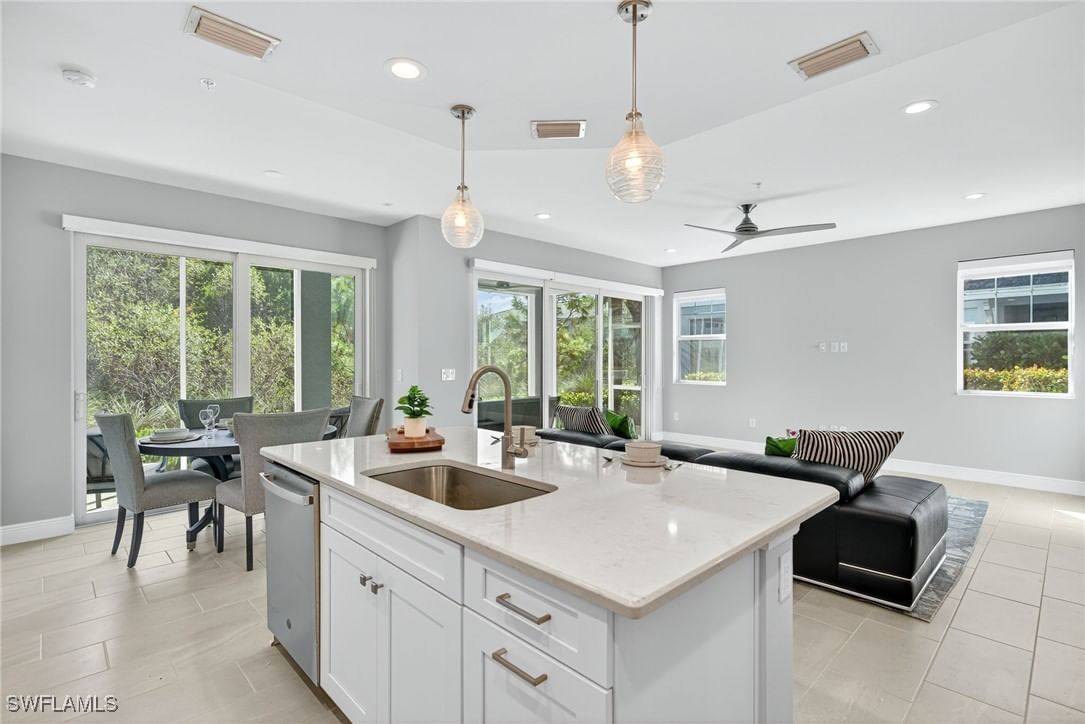 2554 SEYCHELLES Drive #904, Naples, FL 34112 photo 3