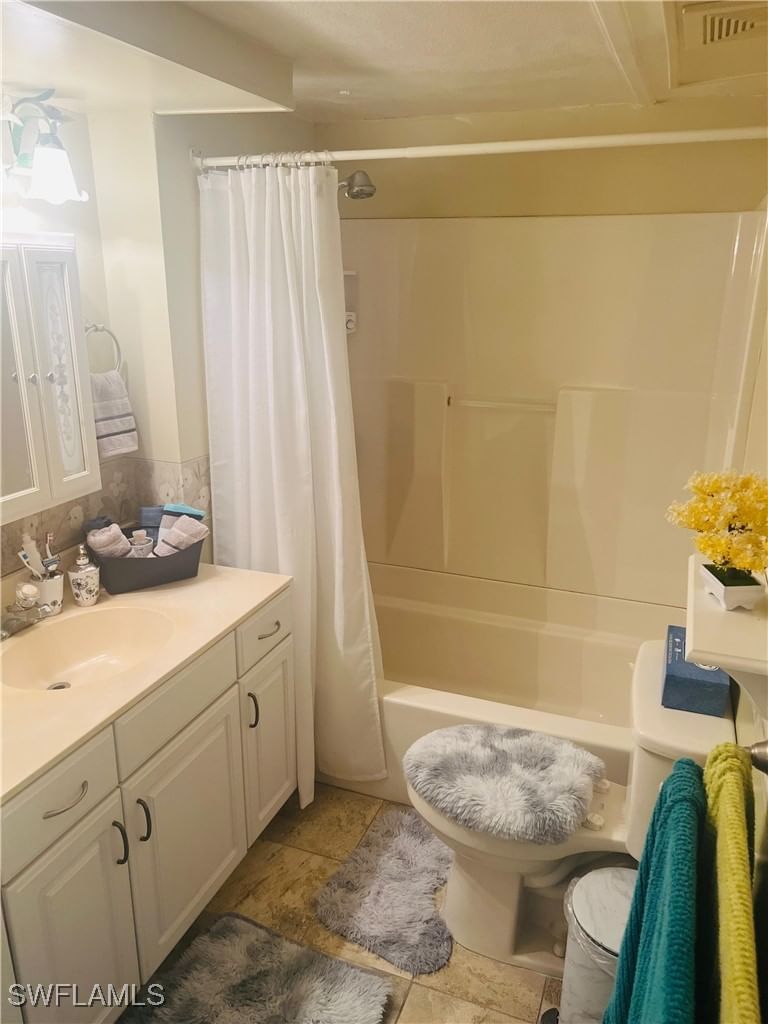 471 Palm Drive #310, Naples, FL 34114 photo 5