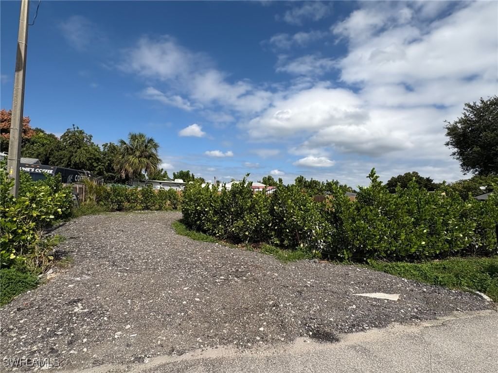418 Cactus Circle, Lehigh Acres, FL 33936 photo 2