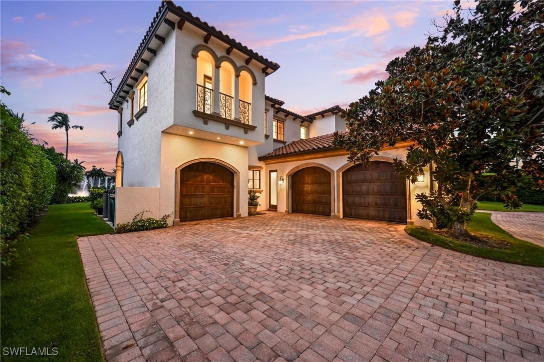 333 Sedgwick Court, Naples, FL 34108 photo 4