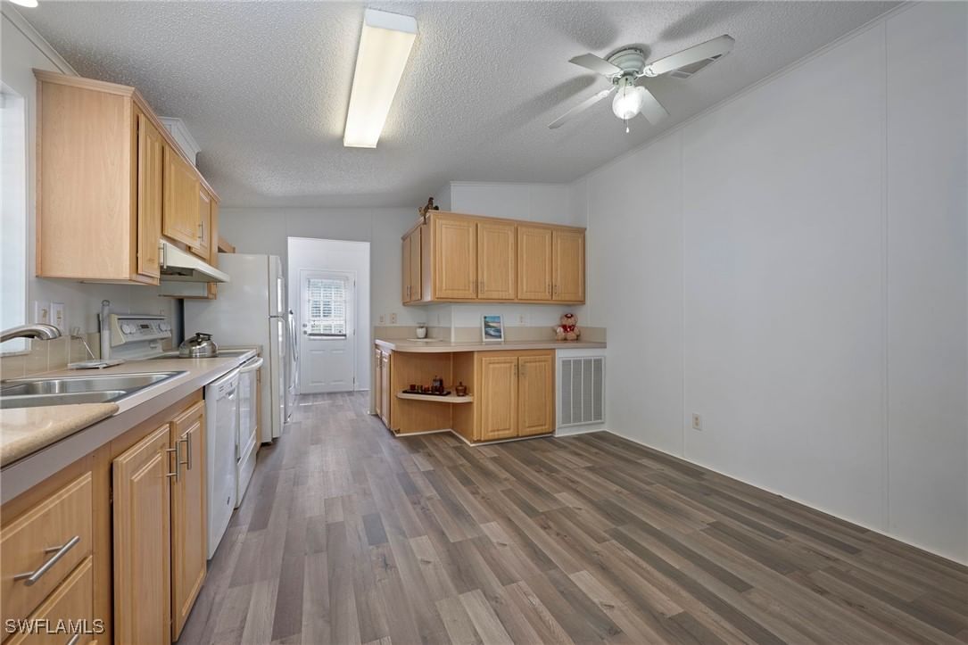 276 Grosbeak Lane #276, Naples, FL 34114 photo 4