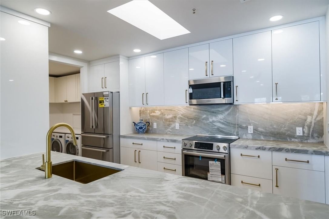 780 5th Avenue S #305, Naples, FL 34102 photo 2