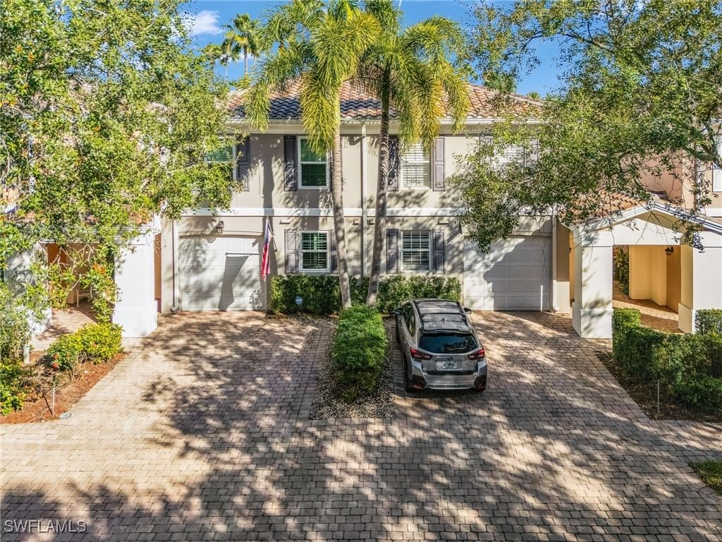 5733 Cove Circle, Naples, FL 34119 photo 2