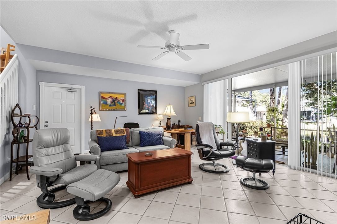 5733 Cove Circle, Naples, FL 34119 photo 4