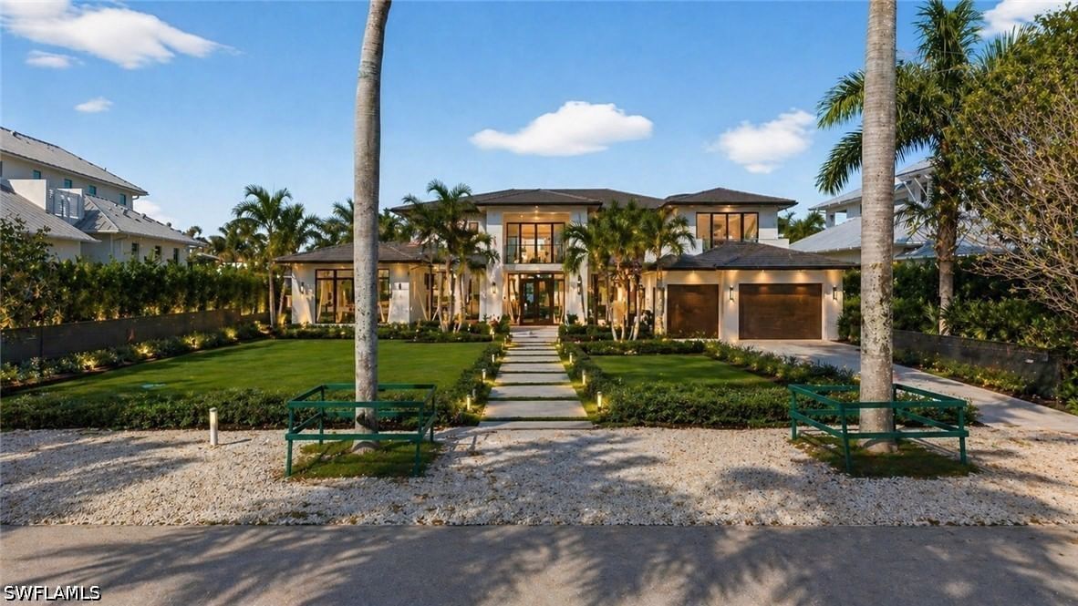 601 17TH Avenue S, Naples, FL 34102 photo 2
