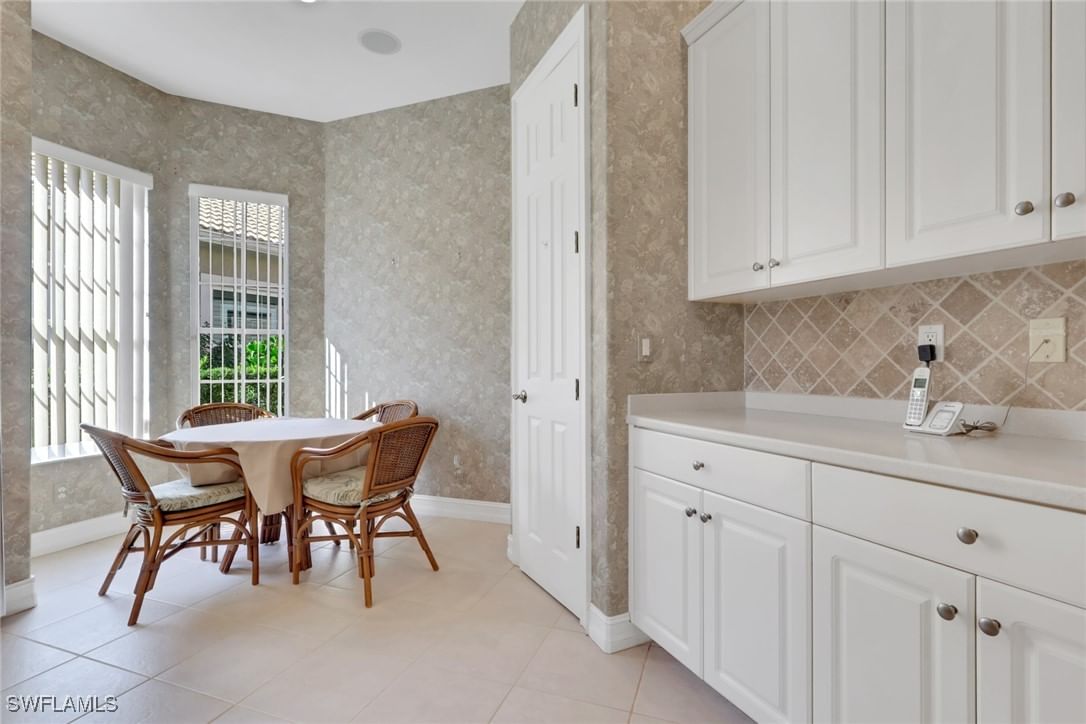 3134 Santorini Court, Naples, FL 34119 photo 4