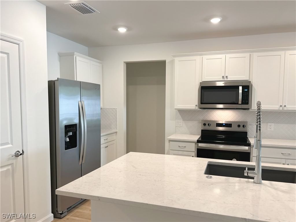 27831 Solis Grande Drive Dr, Bonita Springs, FL 34135 photo 4