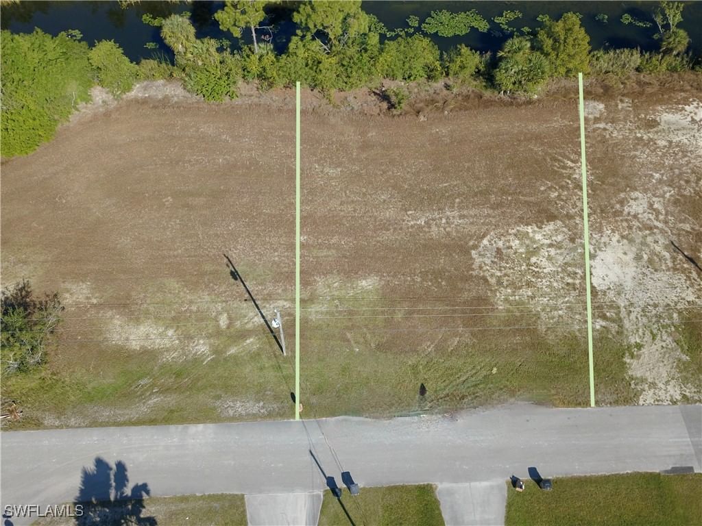 825 NE 32nd Terrace, Cape Coral, FL 33909 photo 2