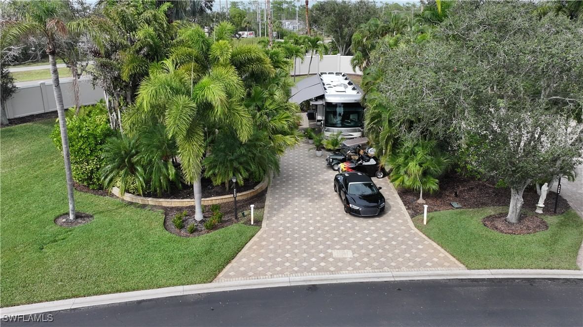 4662 Southern Breeze Drive, Naples, FL 34114 photo 2