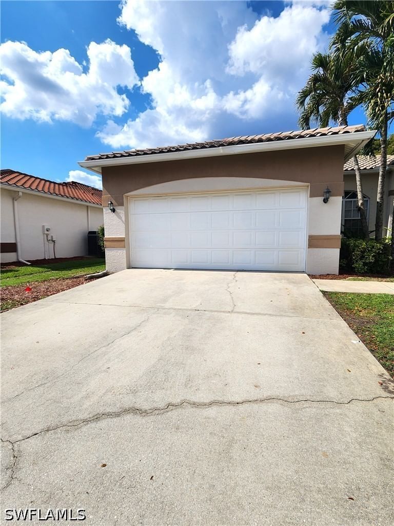 11082 Lakeland Circle, Fort Myers, FL 33913 photo 2