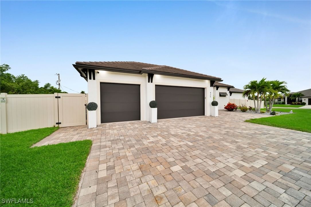 425 SE 15th Street, Cape Coral, FL 33990 photo 3
