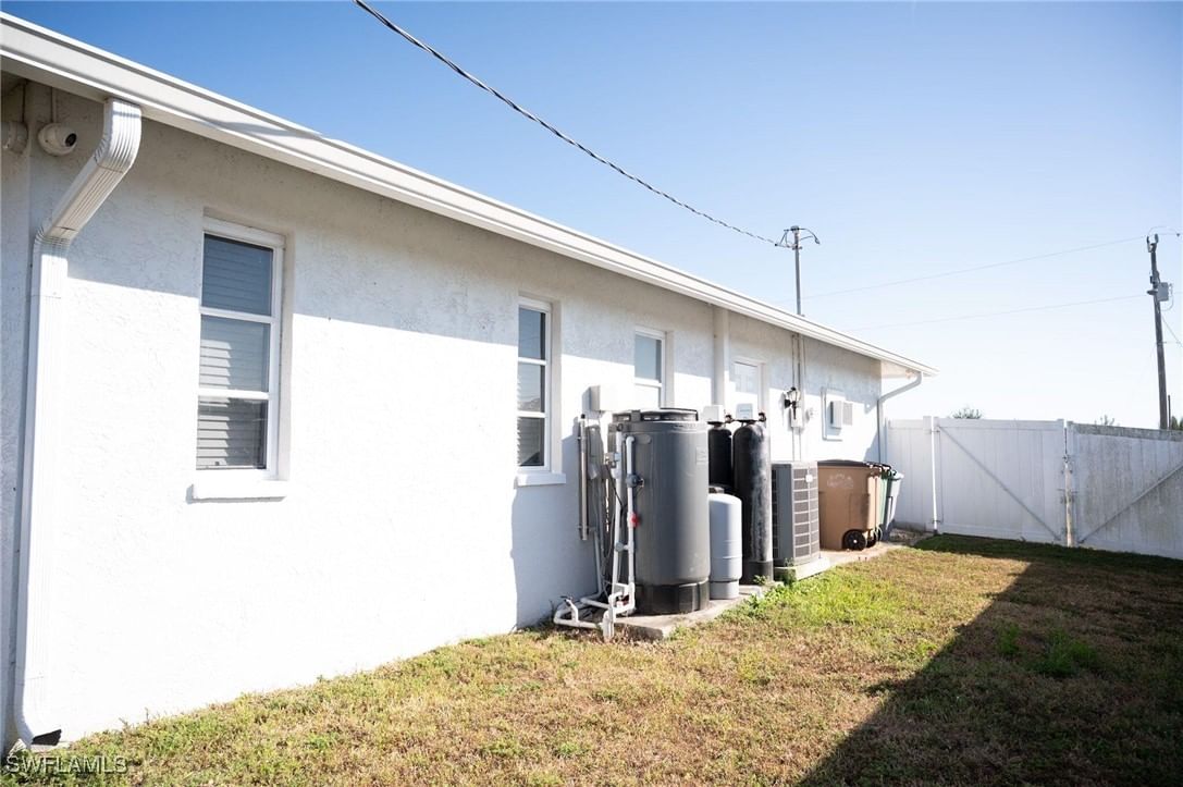 113 NE 11th Terrace, Cape Coral, FL 33909 photo 2