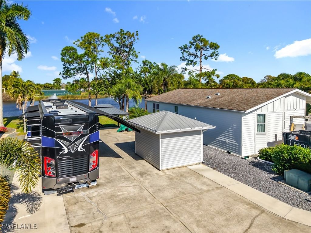 5934 Brightwood Drive, Fort Myers, FL 33905 photo 2