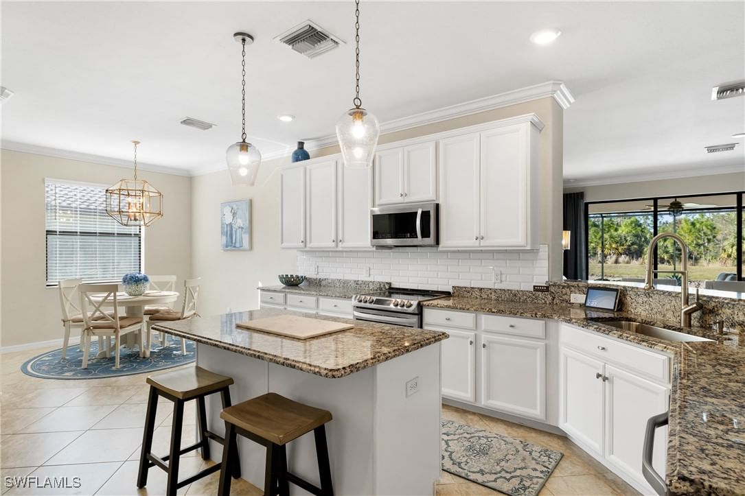 4698 Abaca Circle, Naples, FL 34119 photo 4
