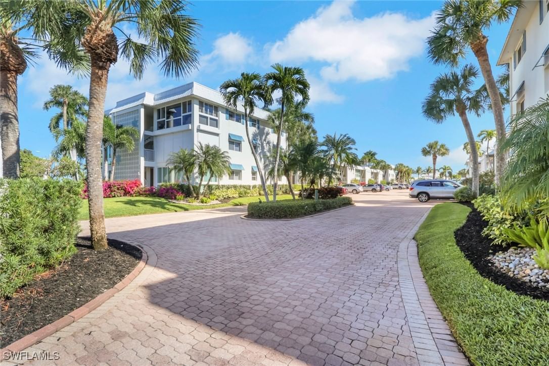 2100 Gulf Shore Boulevard N #113, Naples, FL 34102 photo 3