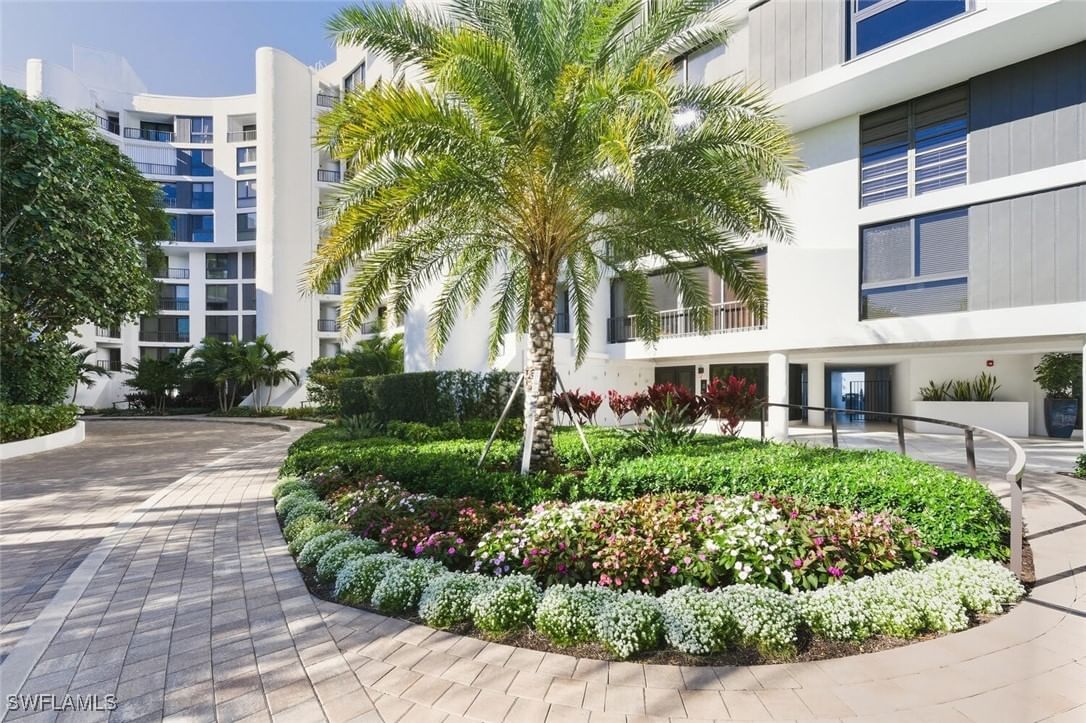 2378 Gulf Shore Boulevard N #303, Naples, FL 34103 photo 2
