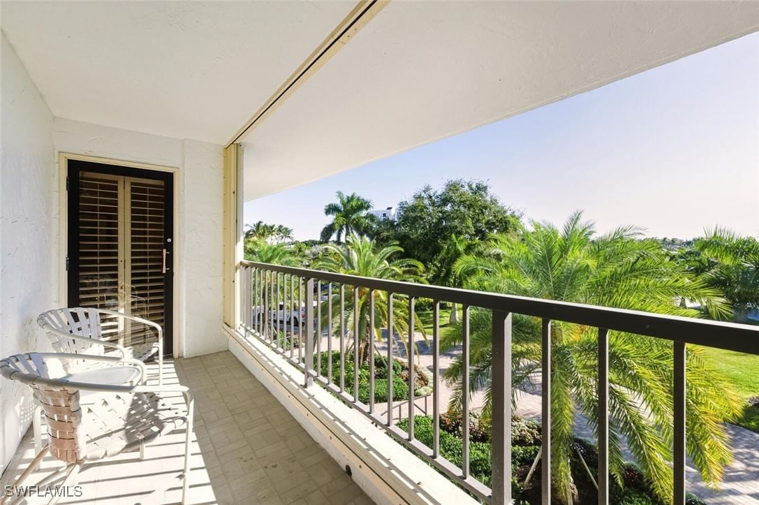 2378 Gulf Shore Boulevard N #303, Naples, FL 34103 photo 4