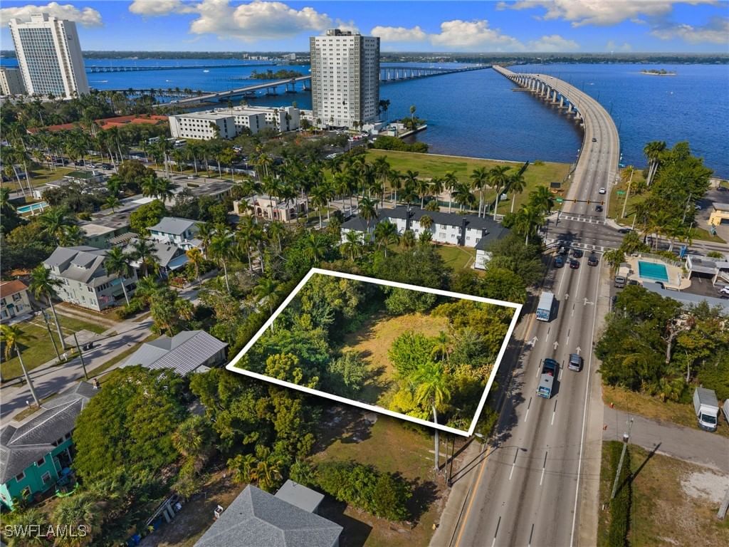 1526 Park Avenue, Fort Myers, FL 33901 photo 2