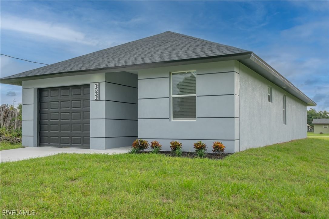 2045 Carver Avenue, Fort Myers, FL 33916 photo 2