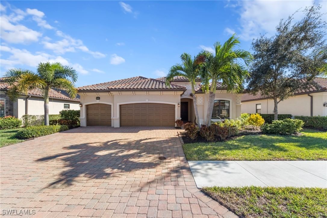 28095 Kerry Court, Bonita Springs, FL 34135 photo 2