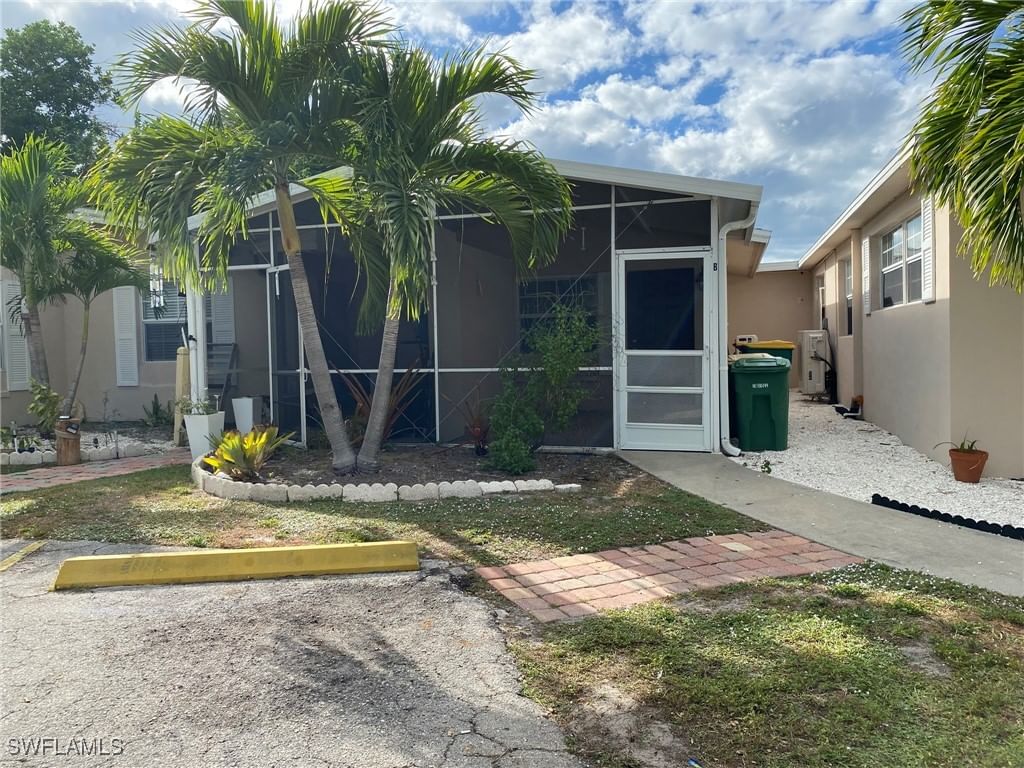 2084 Monroe Avenue, Naples, FL 34112 photo 2