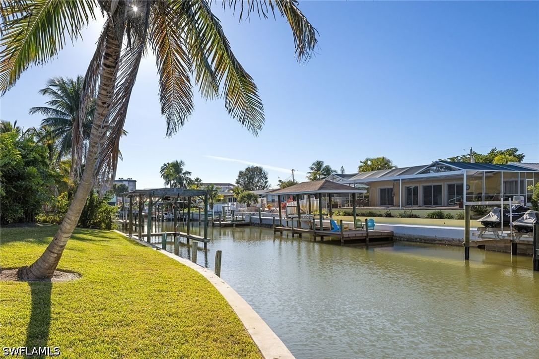 271 Randy Lane, Fort Myers Beach, FL 33931 photo 2