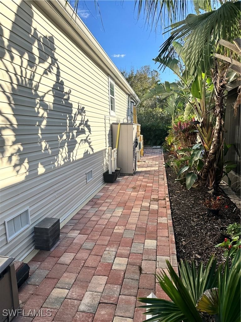 1514 Diamond Lake Circle, Naples, FL 34114 photo 2