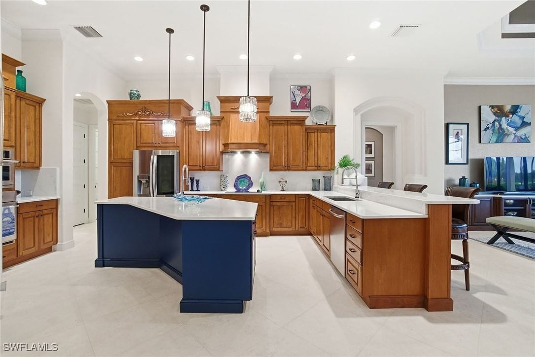 6891 Lakewood Isle Drive, Fort Myers, FL 33908 photo 3